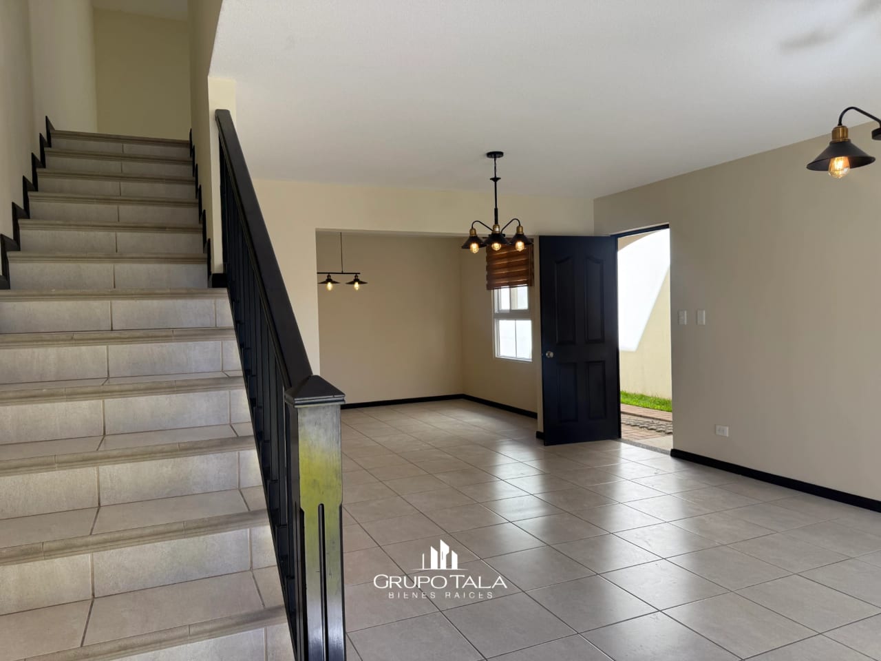 Linda Casa en Venta en zona 4 de Mixco, Condado Naranjo — Casa en Venta en Condado Naranjo, Zona 4 Mixco, Guatemala, Ciudad — foto 3 de 10