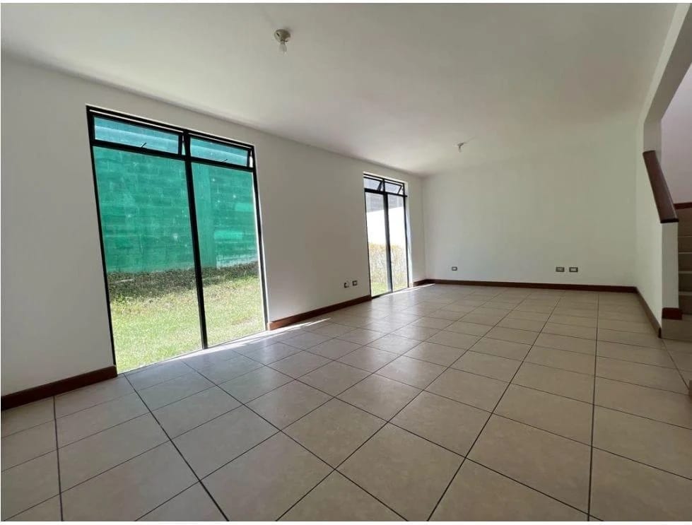 Vendo Casa en Condominio Bosques Escondido KM 21.5 Carretera a Fraijanes — Casa en Venta en Carretera a El Salvador, Guatemala, Ciudad — foto 1 de 16