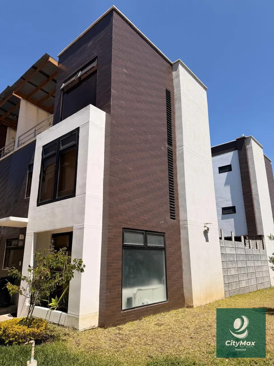Casa en venta en Residencial km. 16 entrada Olmeca — Casa en Venta en Carretera a El Salvador, Guatemala, Ciudad — foto 1 de 16