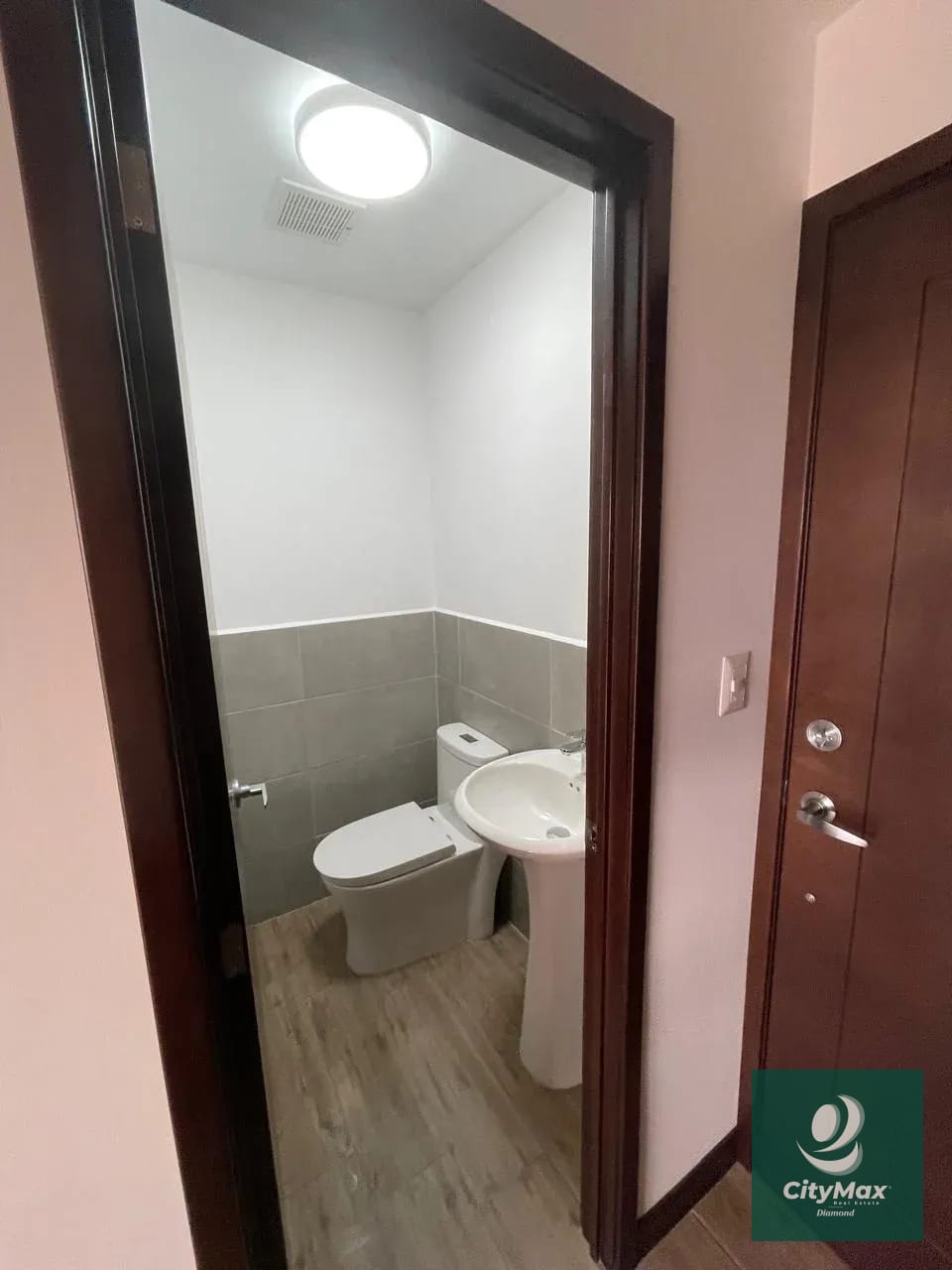 Apartamento en Renta en Zona 10 Cercano a Diagonal 6 — Apartamento en Alquiler en Zona 10, Guatemala, Ciudad — foto 6 de 11