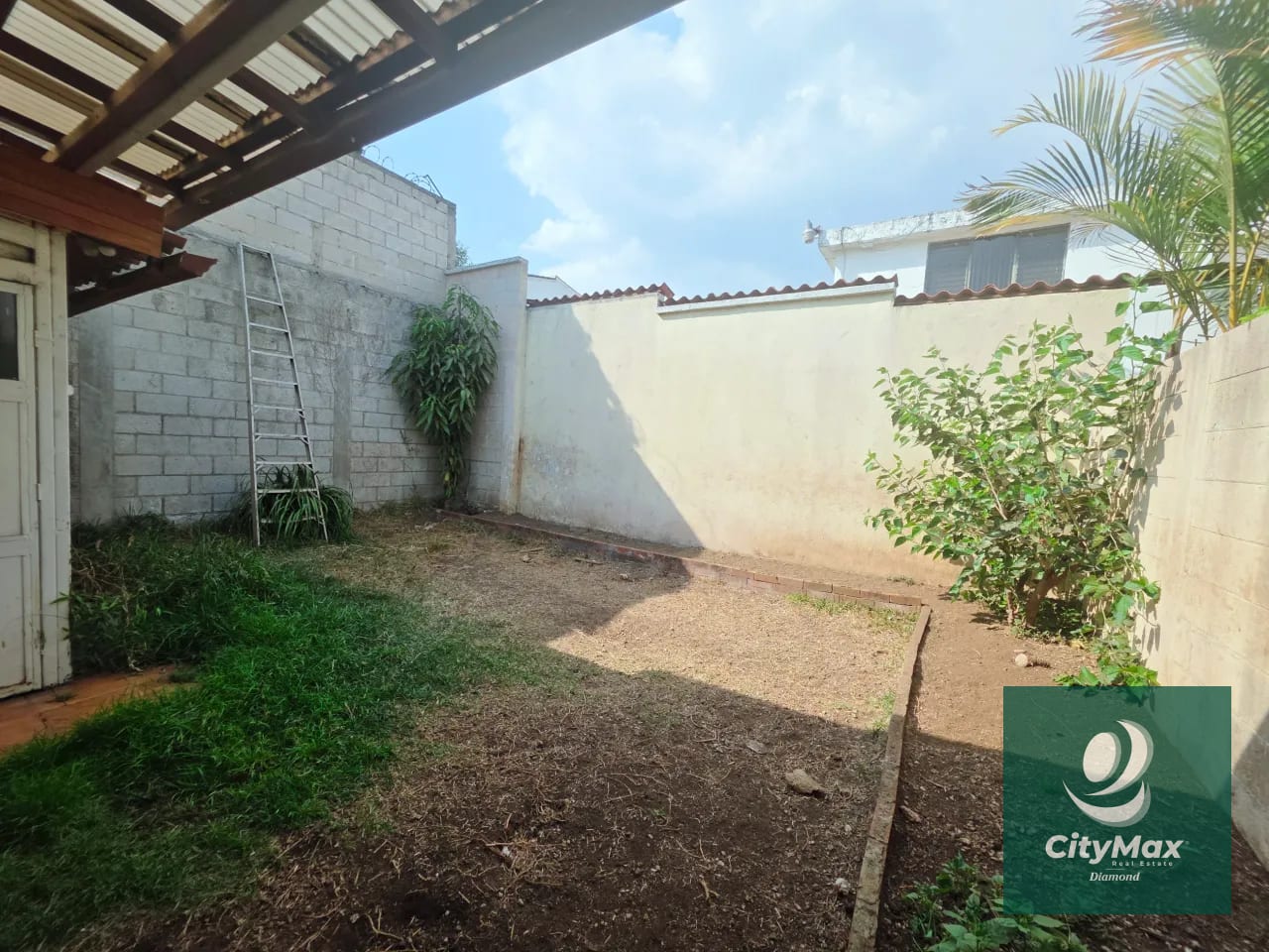 Casa en Venta en Loma Real San Cristobal Zona 8 de Mixco — Casa en Venta en Zona 8 Mixco, Guatemala, Ciudad — foto 13 de 16