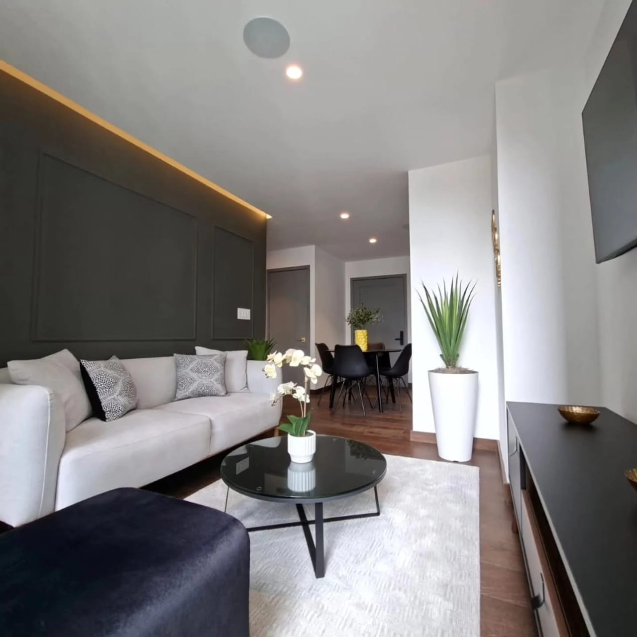 Rento Precioso Apartamento de 1 Habitación en Zona 10, Excelente Ubicación — Apartamento en Alquiler en Atarah, Zona 10, Guatemala, Ciudad — foto 1 de 16