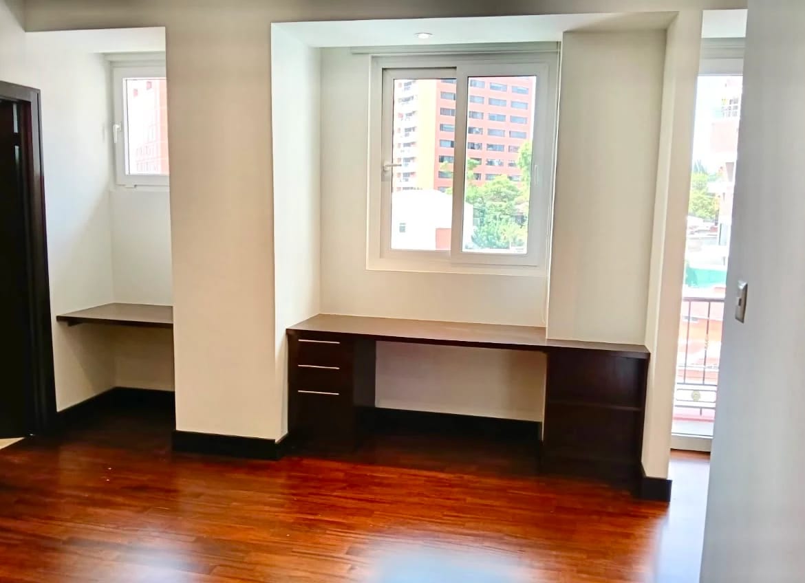 Apartamento de 4 habitaciones con 452 mts. en zona 14 — Apartamento en Alquiler en Zona 14, Guatemala, Ciudad — foto 5 de 10