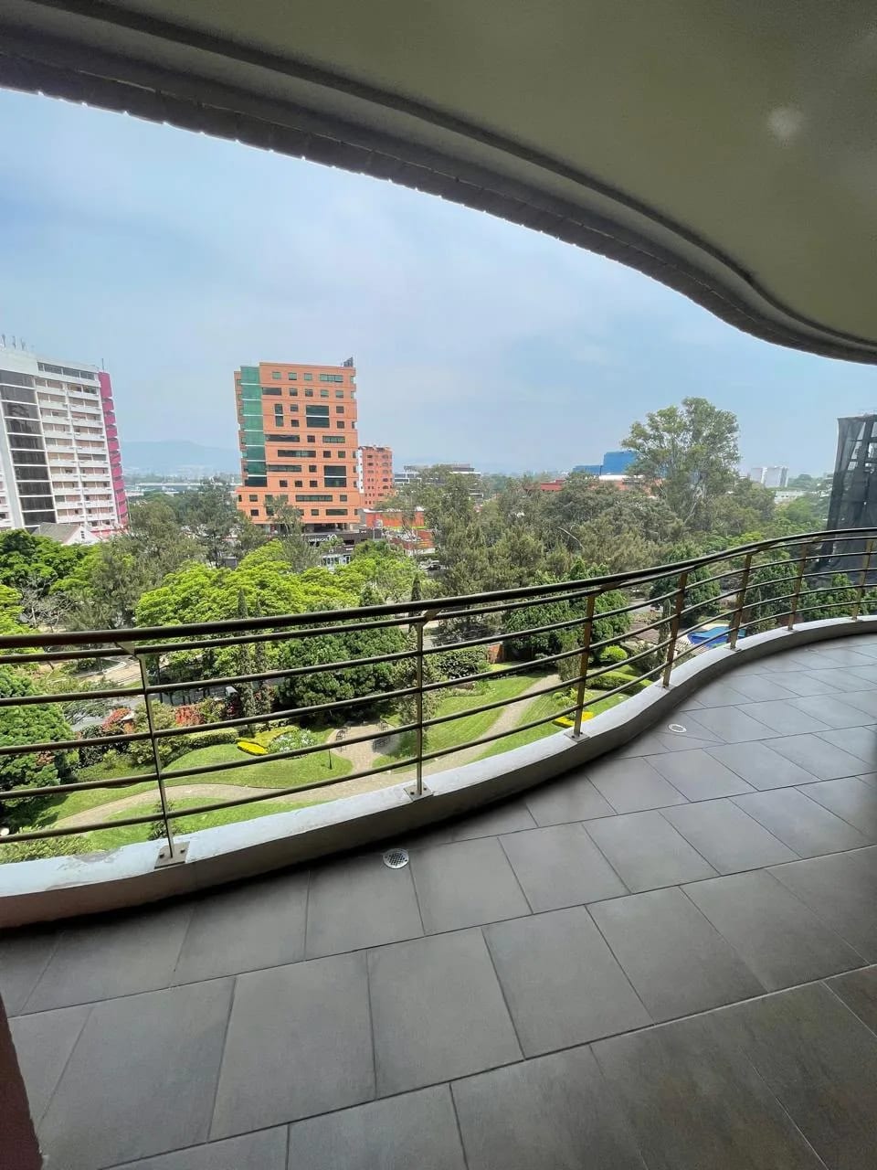 Espectacular apartamento de 295 mts. en zona 14 TADEUS!! — Apartamento en Alquiler en Zona 14, Guatemala, Ciudad — foto 15 de 16