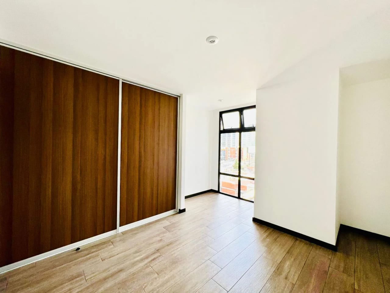 Apartamento en venta en zona 10, ideal par inversión — Apartamento en Venta en Zona 10, Guatemala, Ciudad — foto 4 de 11