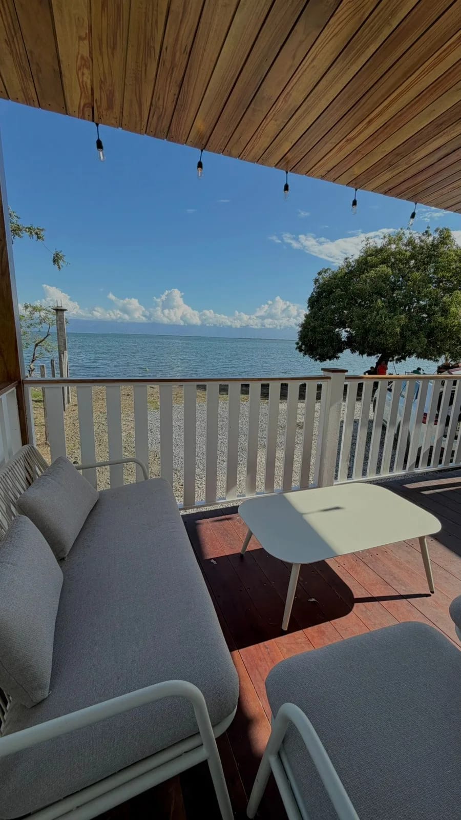 Propiedad en Venta a Orilla del Lago de Izabal — Casa vacacional en Venta en El Estor, Izabal — foto 1 de 15