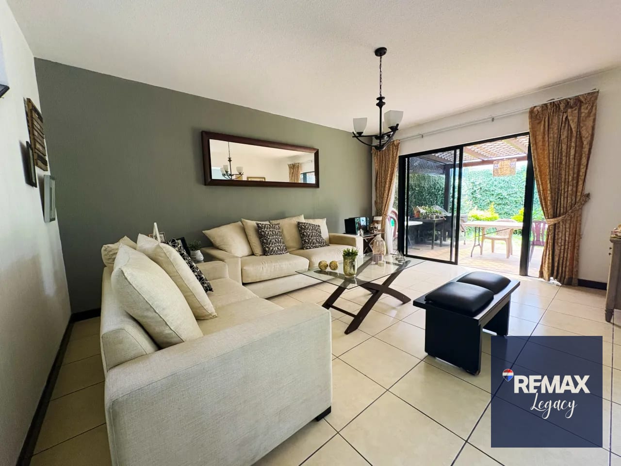 Casa Venta | Portal de San Isidro I | Zona 16 — Casa en Venta en San Isidro, Zona 16, Guatemala, Ciudad — foto 1 de 14