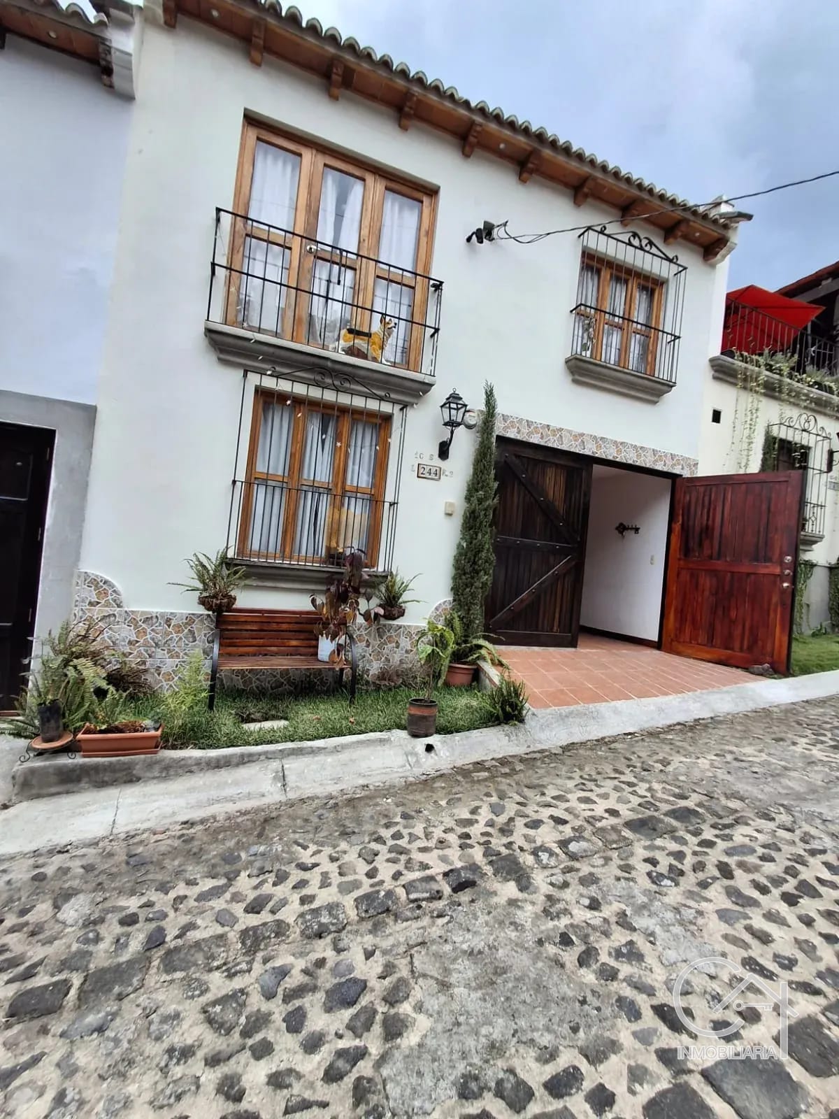 š” Casa en Venta ā Antigua Gardens, Fase III ā Casa en Venta en Antigua, SacatepĆ©quez ā foto 1 de 12