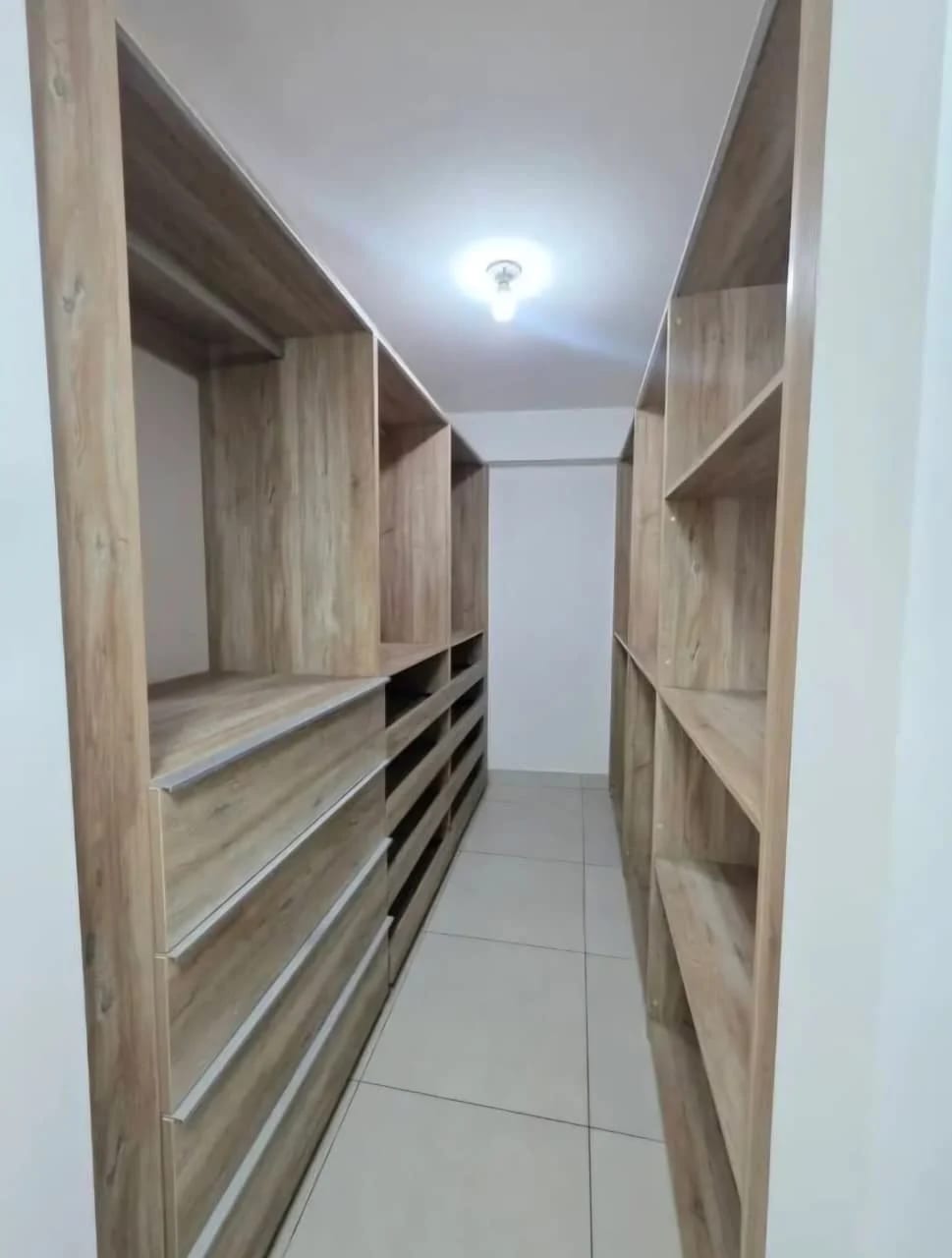 Renta Apartamento BE14 -Sector La Villa- Zona 14 — Apartamento en Alquiler en Zona 14, Guatemala, Ciudad — foto 2 de 12