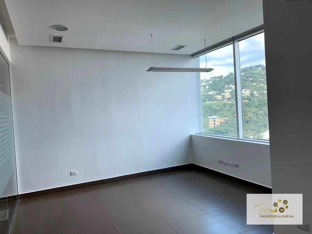 🏢 Oficinas en Renta – Torre IV, Zona Pradera — Oficina en Alquiler en Zona 10, Guatemala, Ciudad — foto 4 de 16