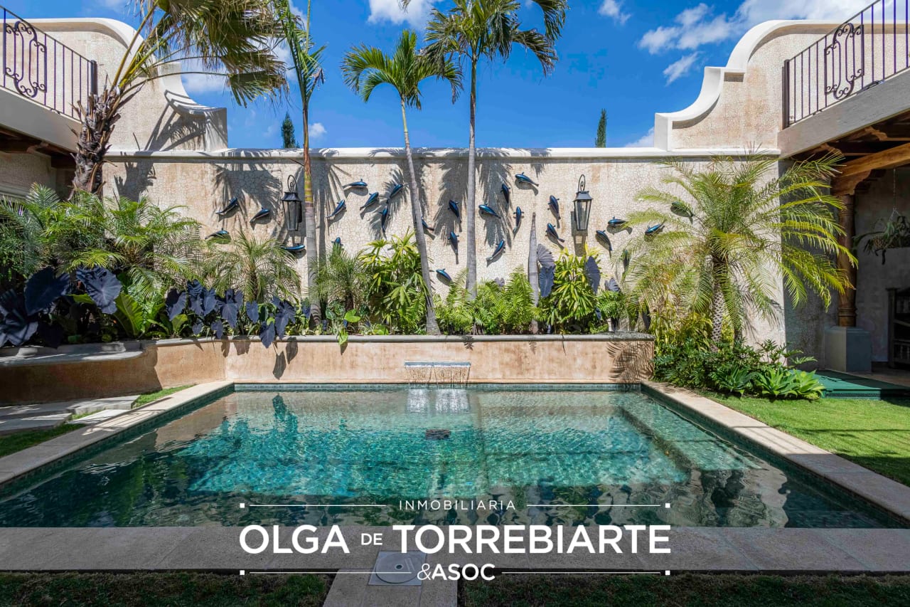 Casa en Paseo Antigua, Antigua Guatemala — Casa en Venta en Antigua, Sacatepéquez — foto 2 de 17