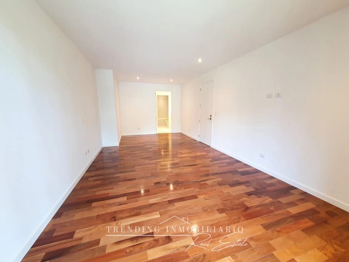 Apartamento en renta zona 10 edificio Lucca de 3 habitaciones + 2 parqueos — Apartamento en Alquiler en Lucca, Zona 10, Guatemala, Ciudad — foto 1 de 11