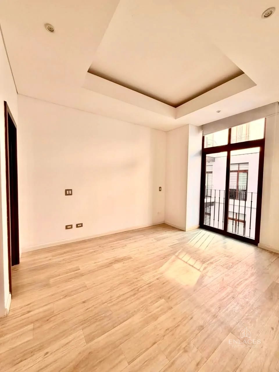 Zona 16 • Apartamento en Renta • Edificio Lirios de Cayalá 1 — Apartamento en Alquiler en Lirios de Cayalá I, Zona 16, Guatemala, Ciudad — foto 9 de 10