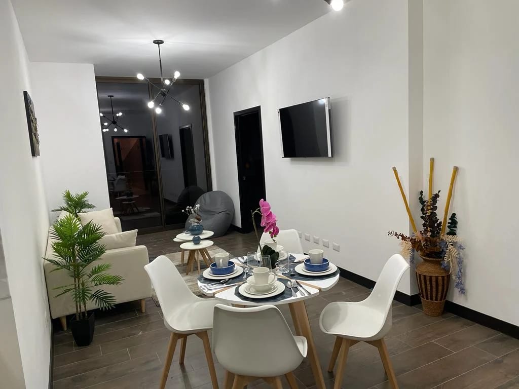 Apartamento amueblado en Zona 10 — Apartamento en Alquiler en Zona 10, Guatemala, Ciudad — foto 3 de 9