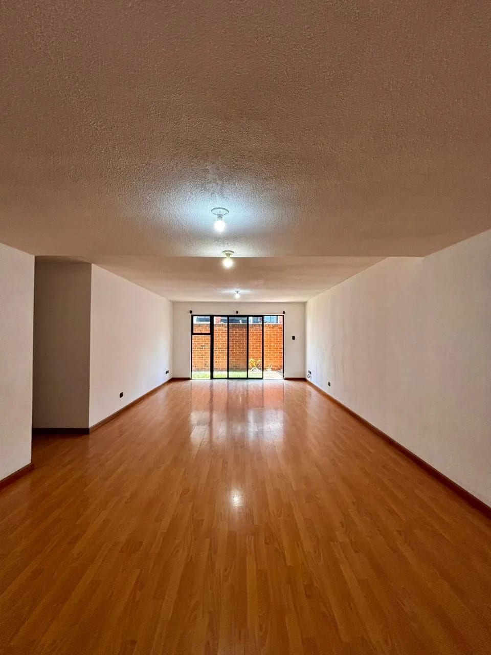 Apartamento con jardín en Las Charcas, Zona 11 — Apartamento en Alquiler en Zona 11, Guatemala, Ciudad — foto 10 de 10