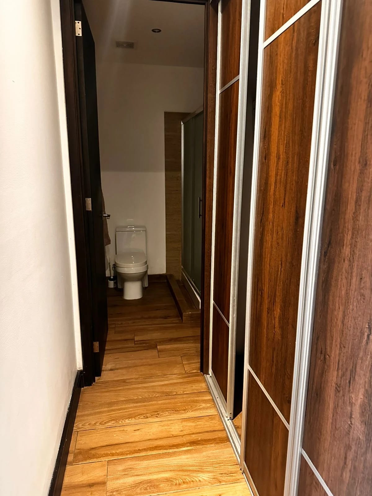 Apartamento amueblado tipo estudio en Zona 10 — Apartamento en Alquiler en Zona 10, Guatemala, Ciudad — foto 6 de 7
