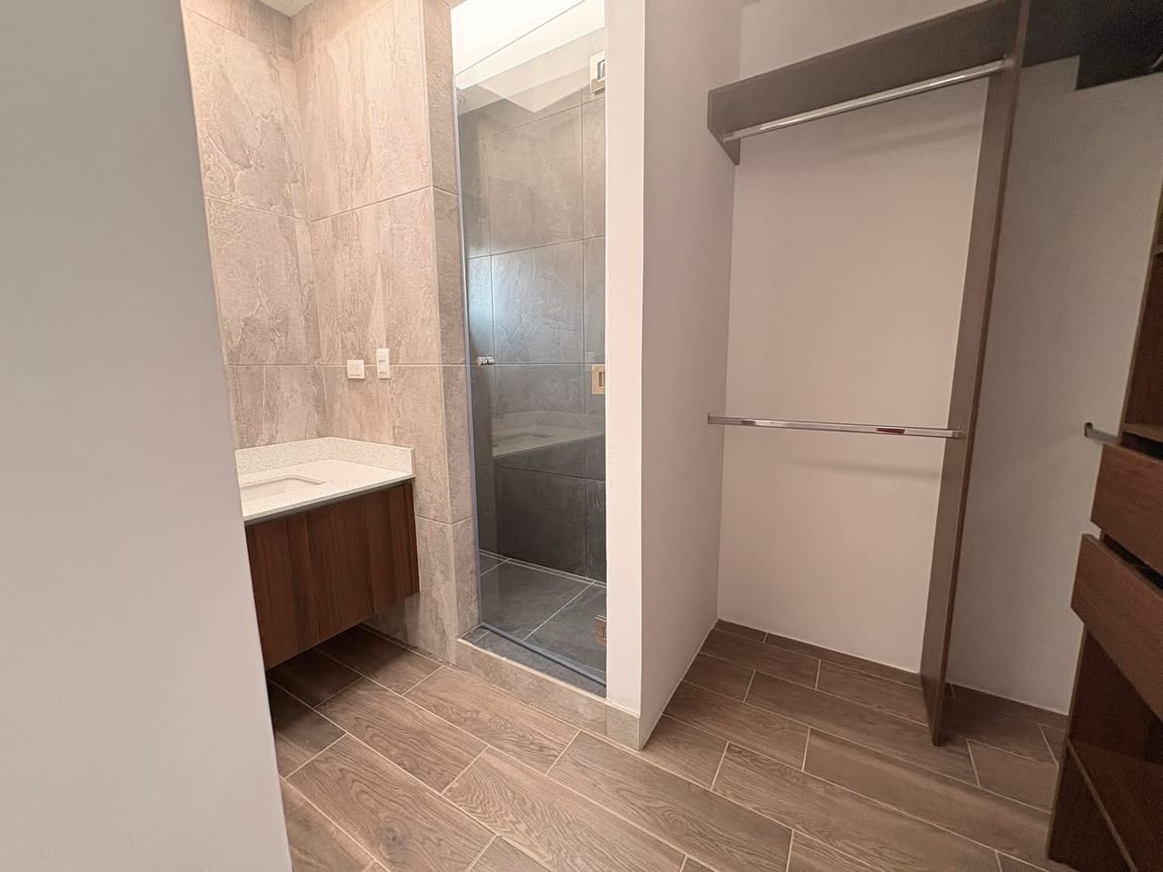 Estrena Casa en Sante Ciudad San Cristobal Aprovecha Nuestra Promoción Contsctanos — Casa en Venta en Zona 8 Mixco, Guatemala, Ciudad — foto 12 de 14