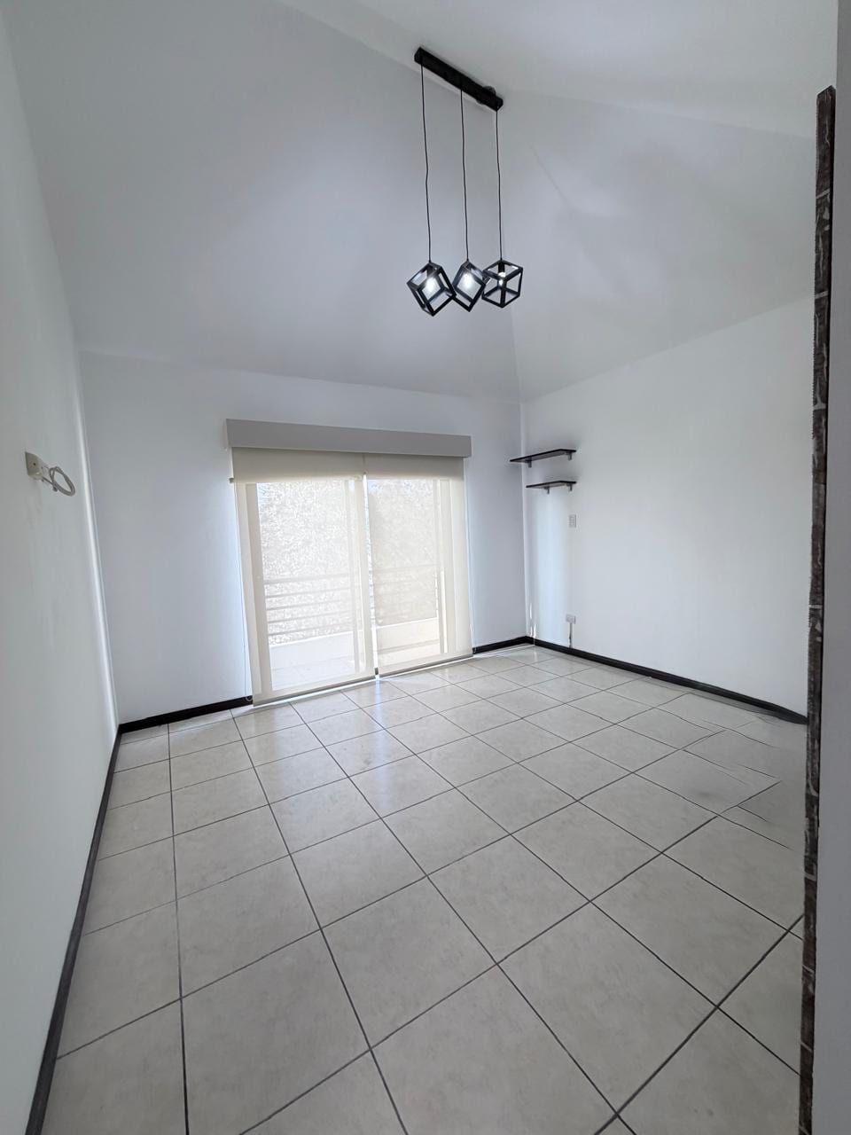 Hermosa Casa en Venta ! Vistas de San Isidro a un Excelente Precio Agenda Hoy Tu Visita — Casa en Venta en Vistas de San Isidro, Zona 16, Guatemala, Ciudad — foto 8 de 17