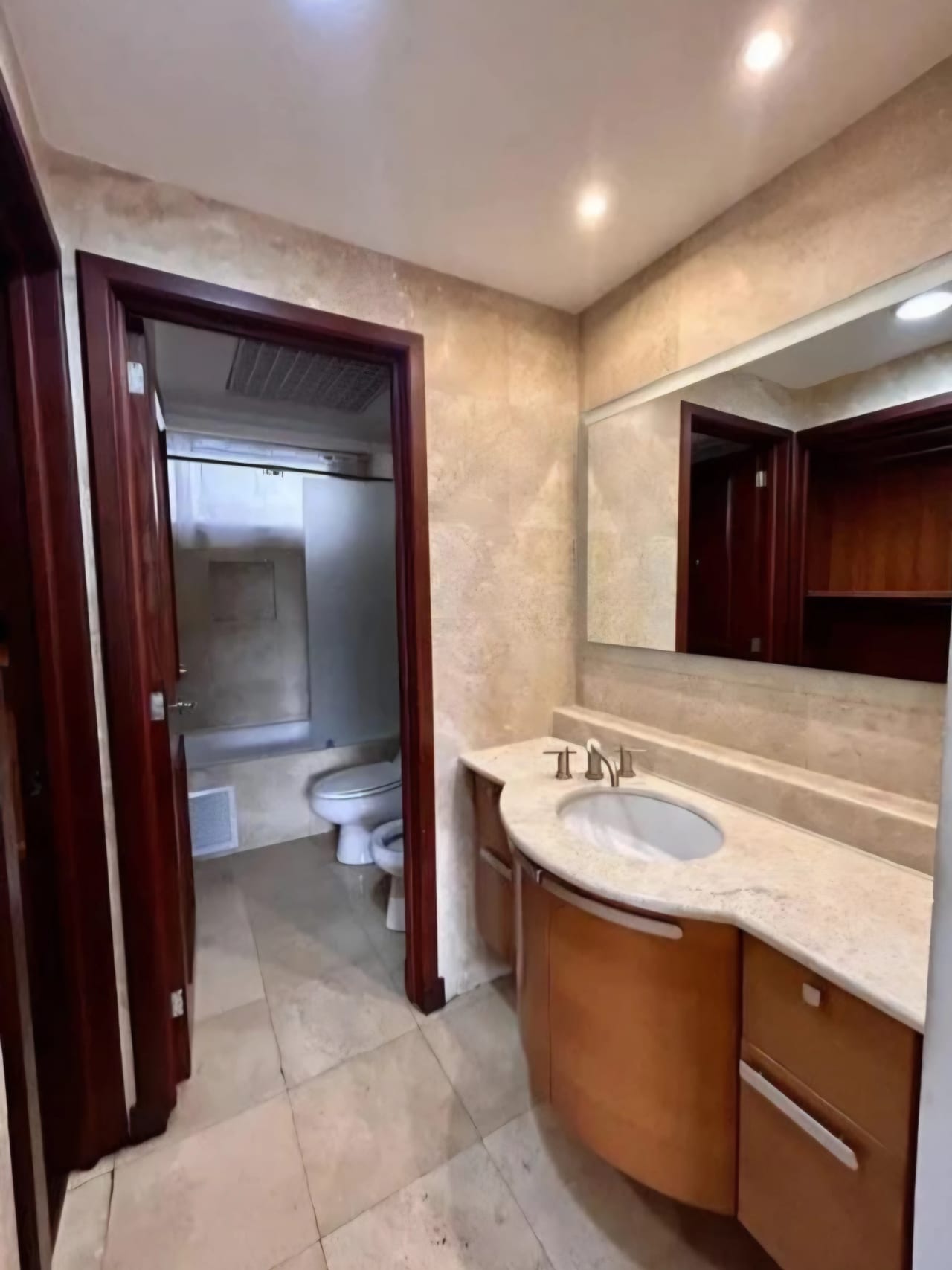 Apartamento amplio Venta Tiffany z10 3 hab y servicio — Apartamento en Venta en Tiffany, Zona 10, Guatemala, Ciudad — foto 12 de 16