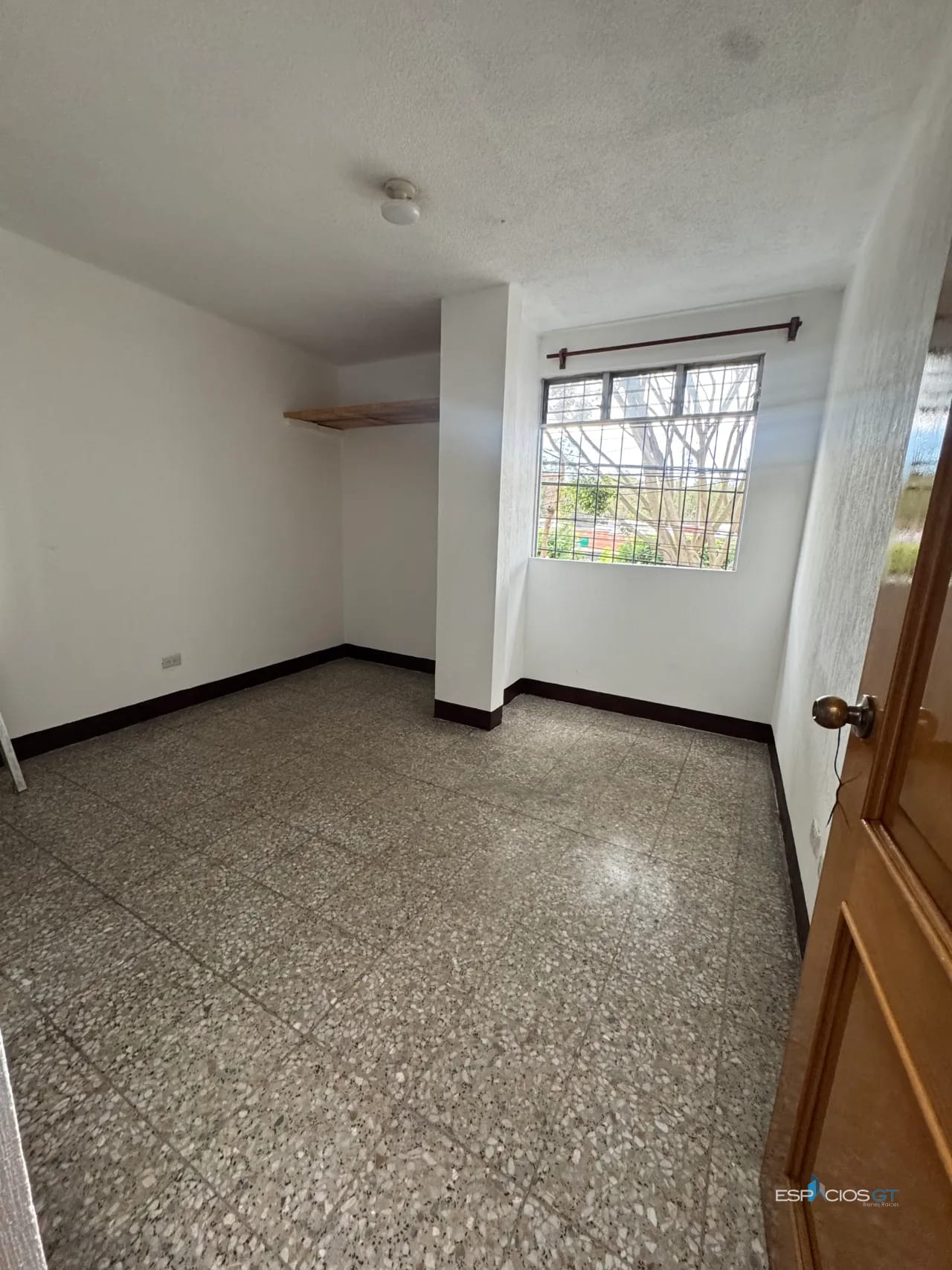🏢 Bodega Ideal para Gym, Almacenamiento, Zona 16 Frente a Santa Amelia — Bodega / Ofibodega en Alquiler en Santa Amelia, Zona 16, Guatemala, Ciudad — foto 10 de 12