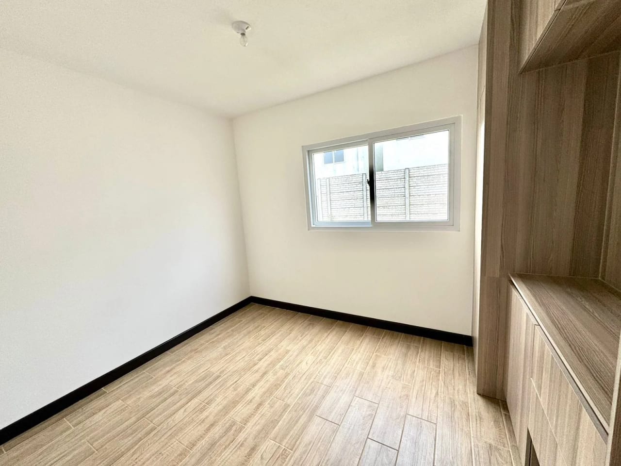 Venta de casa en Bosques de Santa Elena | Km.25 CAES — Casa en Venta en Carretera a El Salvador, Guatemala, Ciudad — foto 9 de 13