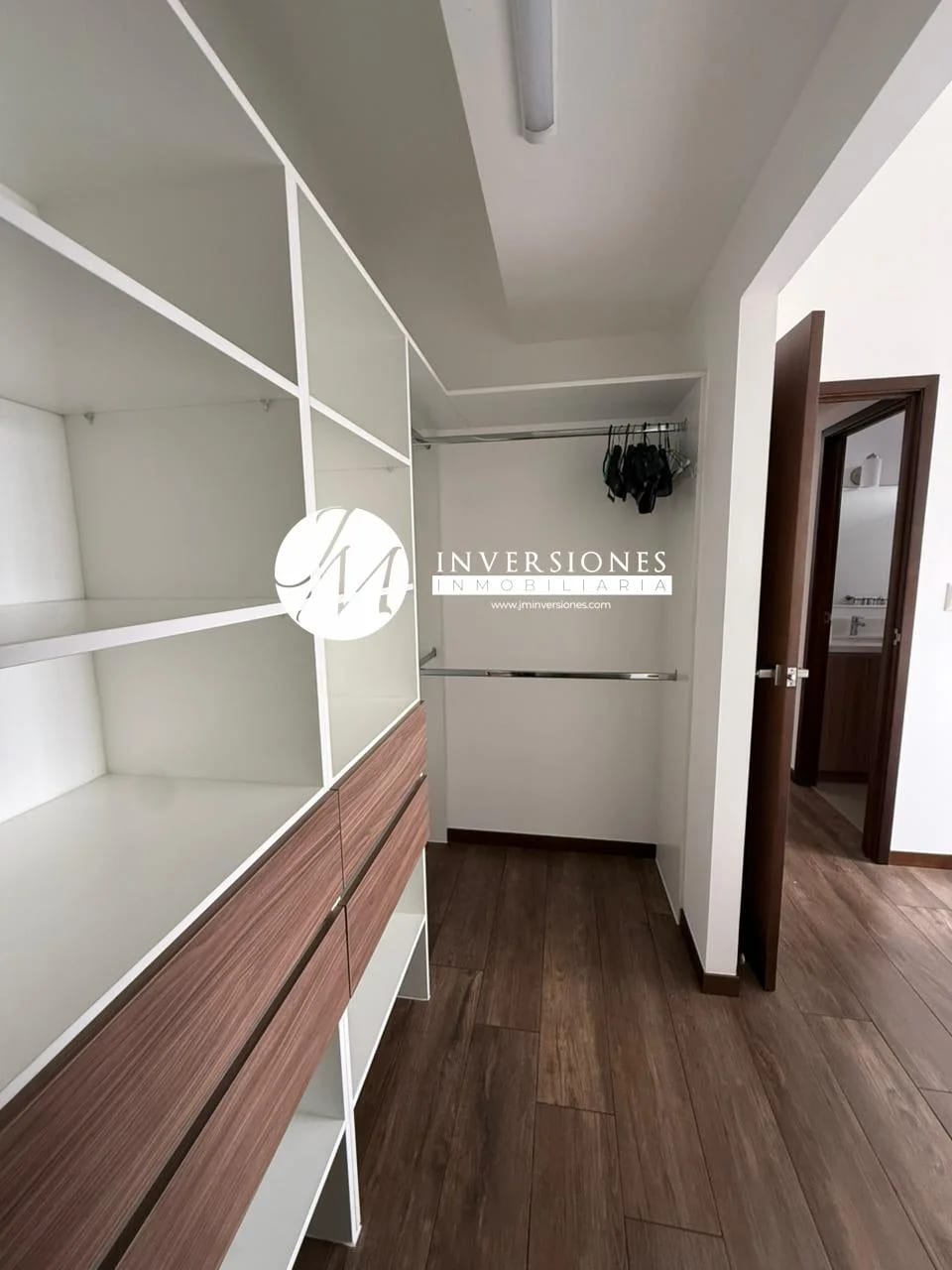 Apartamento en Renta Amueblado en zona 10 — Apartamento en Alquiler en Zona 10, Guatemala, Ciudad — foto 5 de 10