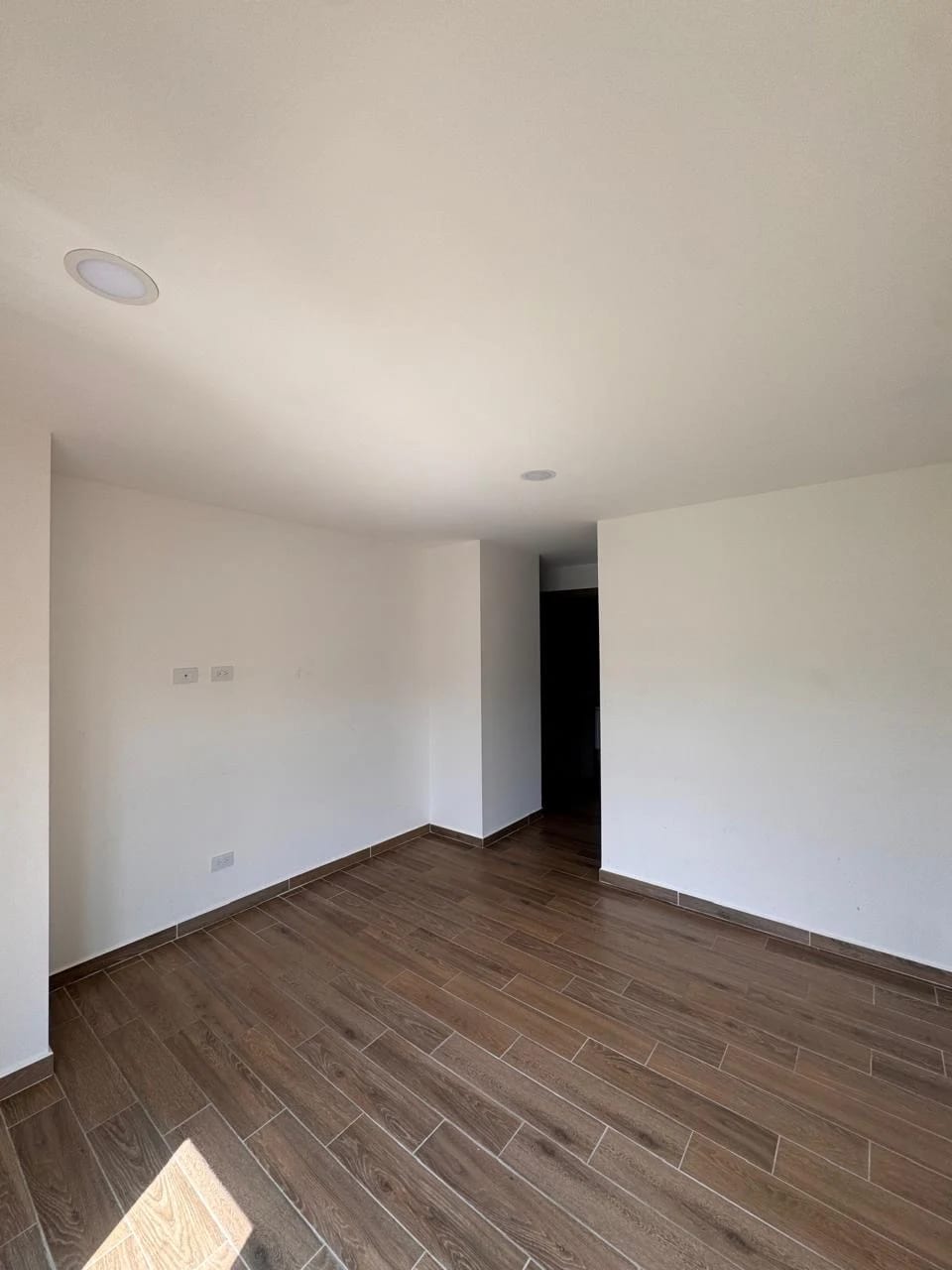 Apartamento Moderno en zona 14 — Apartamento en Alquiler en Parque 14, Zona 14, Guatemala, Ciudad — foto 10 de 17