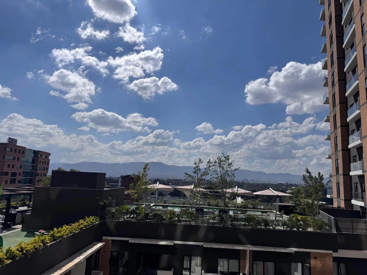 Apartamento Moderno en zona 14 — Apartamento en Alquiler en Parque 14, Zona 14, Guatemala, Ciudad — foto 16 de 17