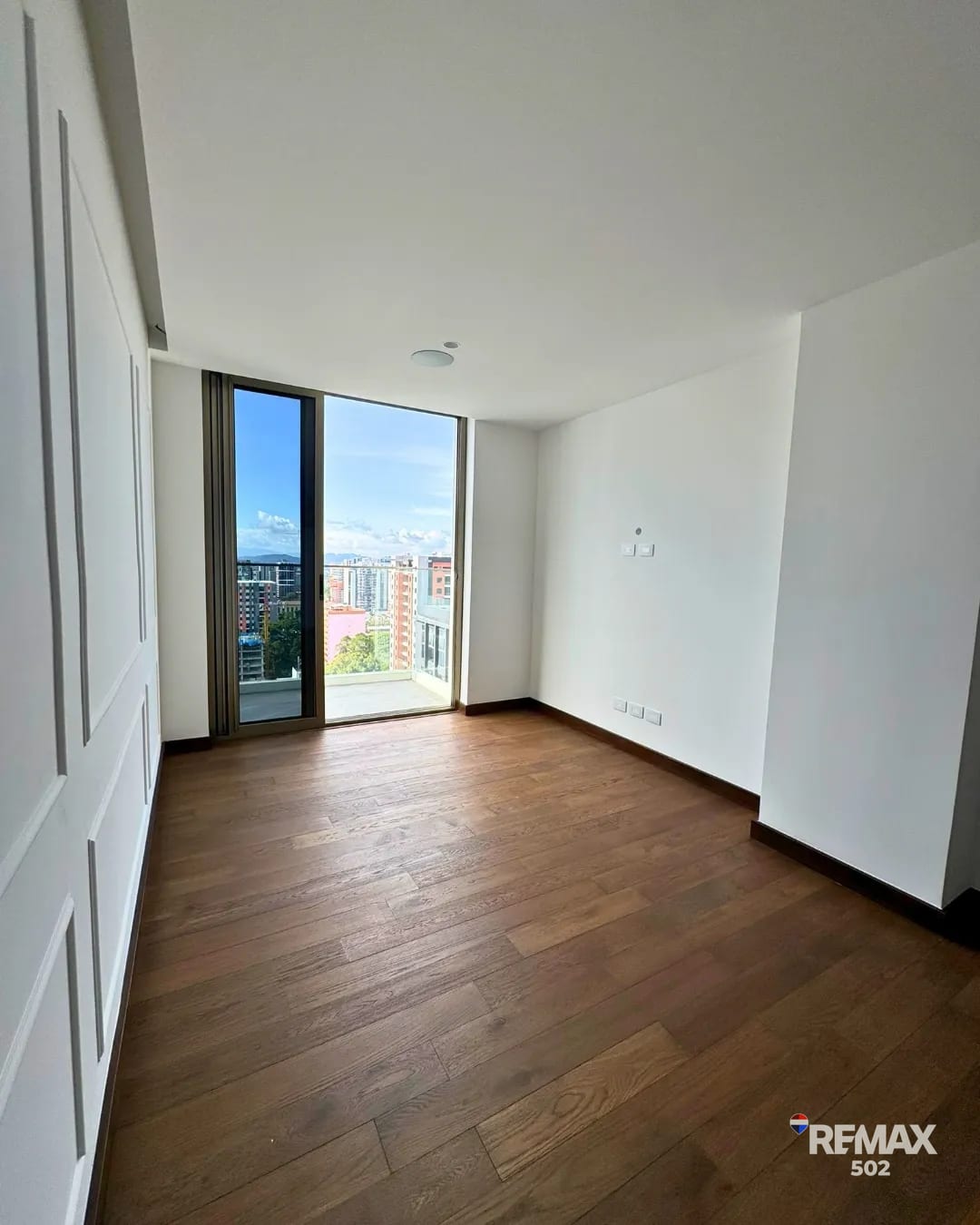 Espectacular Apartamento en Zona 10 — Apartamento en Alquiler en Atarah, Zona 10, Guatemala, Ciudad — foto 4 de 8