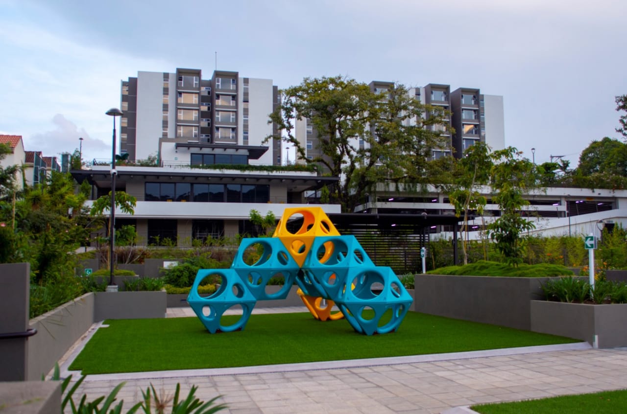 Rento Preciosa Villa en Alegria Condado Naranjo — Apartamento en Alquiler en Condado Naranjo, Zona 4 Mixco, Guatemala, Ciudad — foto 1 de 16