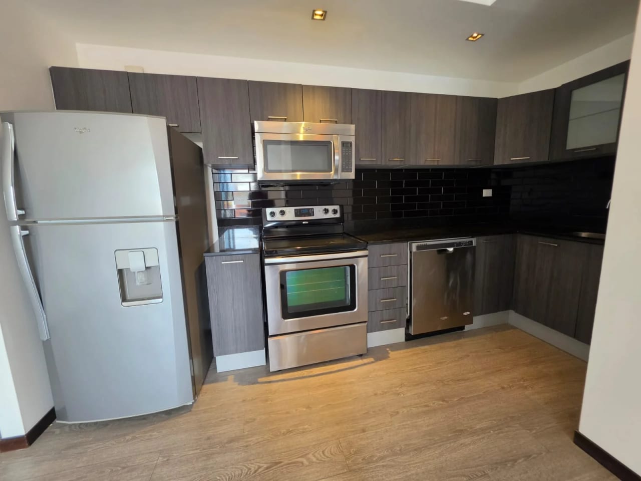 Vendo o alquilo apartamento en zona 10 — Apartamento en Venta en Neo Apartamentos, Zona 10, Guatemala, Ciudad — foto 16 de 16