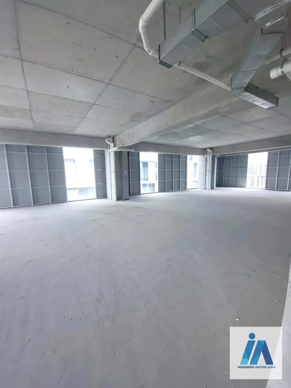 OFICINA EN ALQUILER – Edificio AVIA, Zona 10 — Oficina en Venta en Zona 10, Guatemala, Ciudad — foto 2 de 5