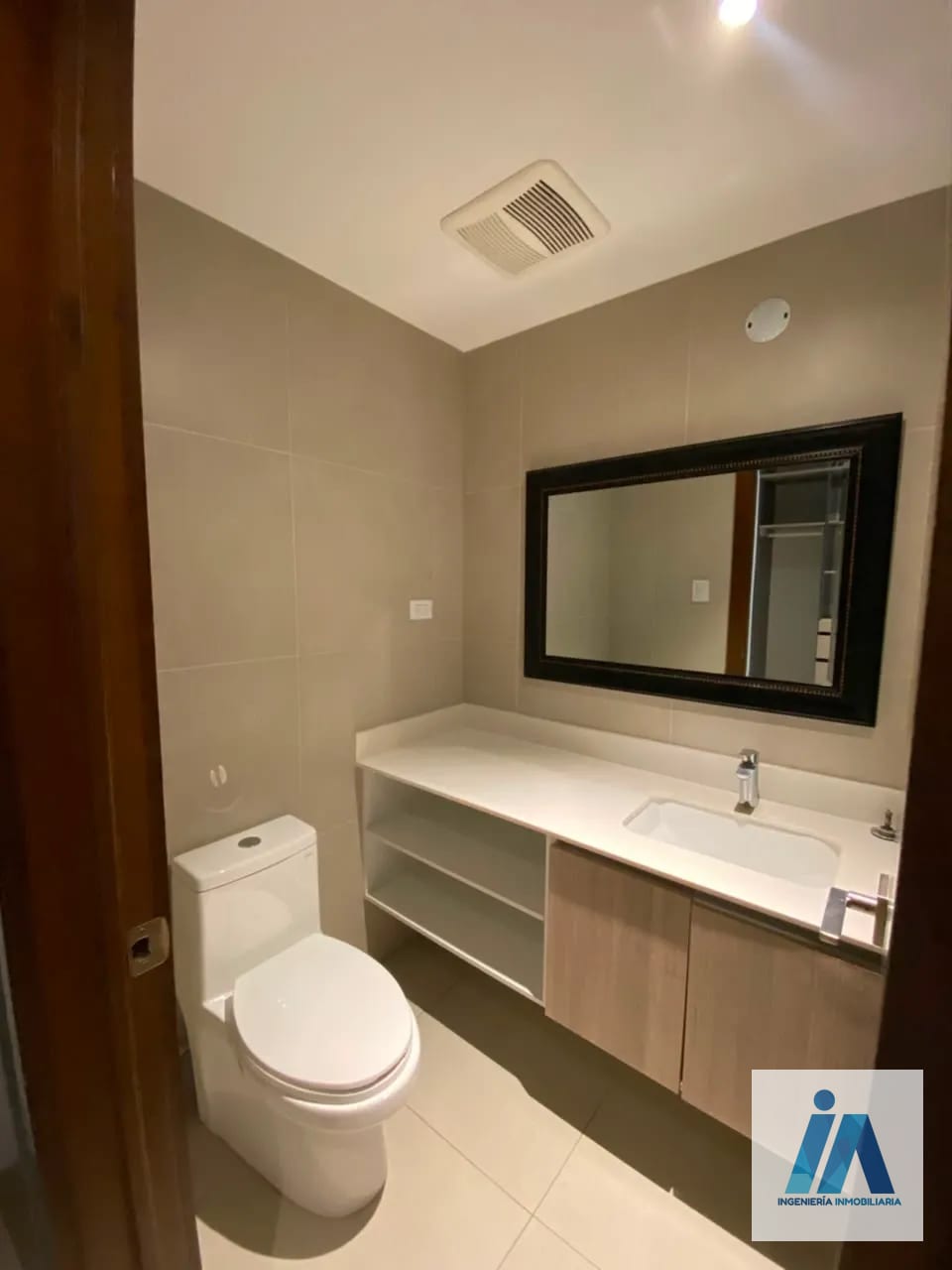 APARTAMENTO EN ALQUILER📍 Edificio Reserva Diez, Zona 10 — Apartamento en Alquiler en Zona 10, Guatemala, Ciudad — foto 12 de 17
