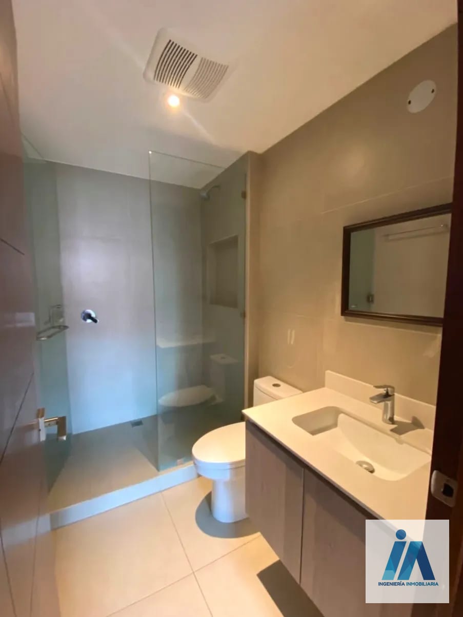 APARTAMENTO EN ALQUILER📍 Edificio Reserva Diez, Zona 10 — Apartamento en Alquiler en Zona 10, Guatemala, Ciudad — foto 13 de 17