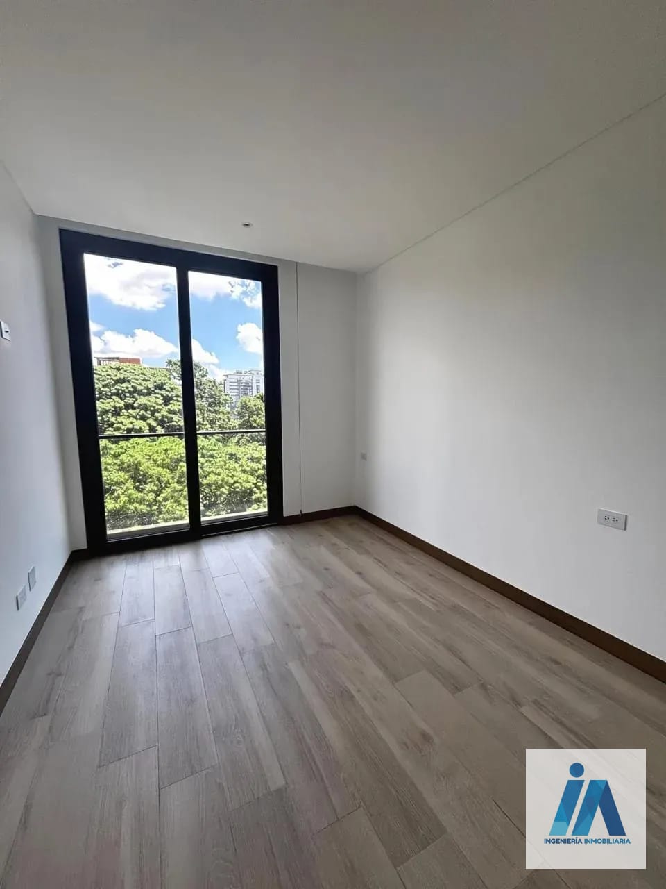 APARTAMENTO EN ALQUILER 📍 Edificio Ferre Diez, Zona 10 — Apartamento en Alquiler en Ferré Diez, Zona 10, Guatemala, Ciudad — foto 6 de 9