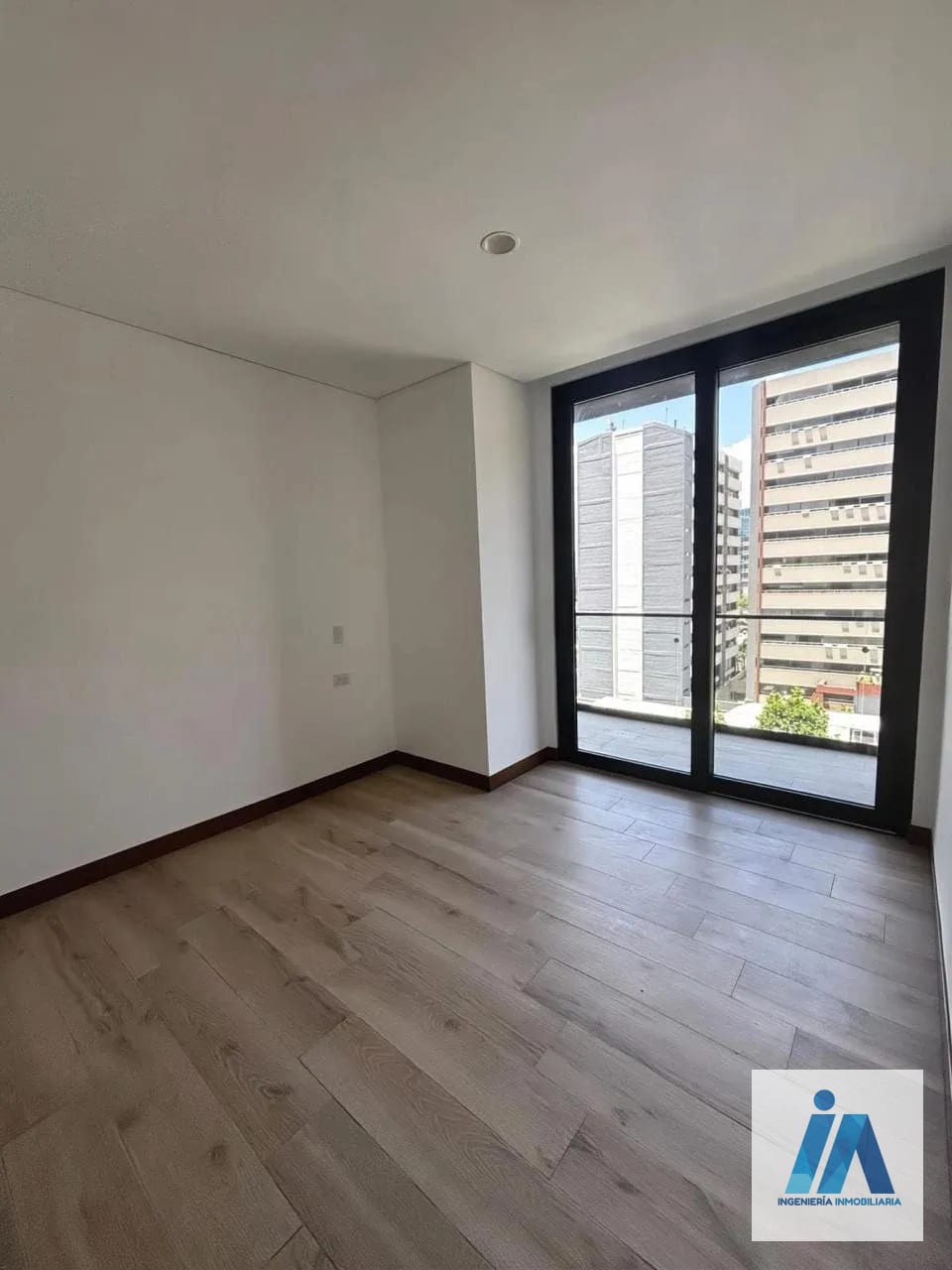 APARTAMENTO EN ALQUILER 📍 Edificio Ferre Diez, Zona 10 — Apartamento en Alquiler en Ferré Diez, Zona 10, Guatemala, Ciudad — foto 5 de 9