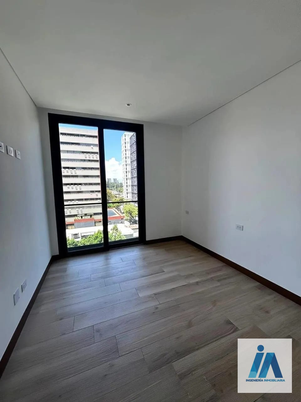 APARTAMENTO EN ALQUILER 📍 Edificio Ferre Diez, Zona 10 — Apartamento en Alquiler en Ferré Diez, Zona 10, Guatemala, Ciudad — foto 6 de 9