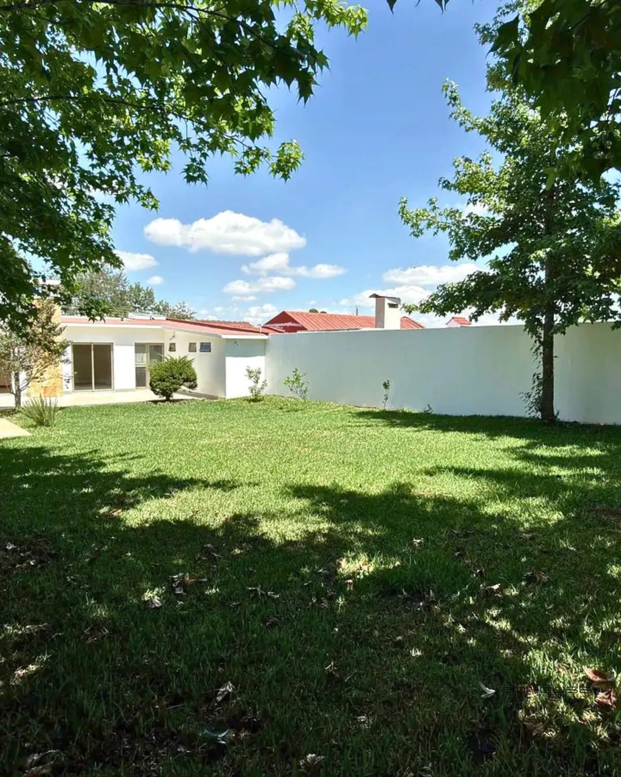 Casa en Renta Zona 16 de un Nivel Jardines de San Isidro — Casa en Alquiler en Jardines de San Isidro, Zona 16, Guatemala, Ciudad — foto 1 de 10