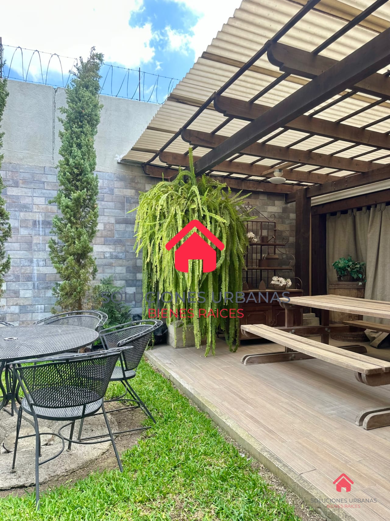 Linda Casa Cruce Olmeca — Casa en Venta en Carretera a El Salvador, Guatemala, Ciudad — foto 2 de 13