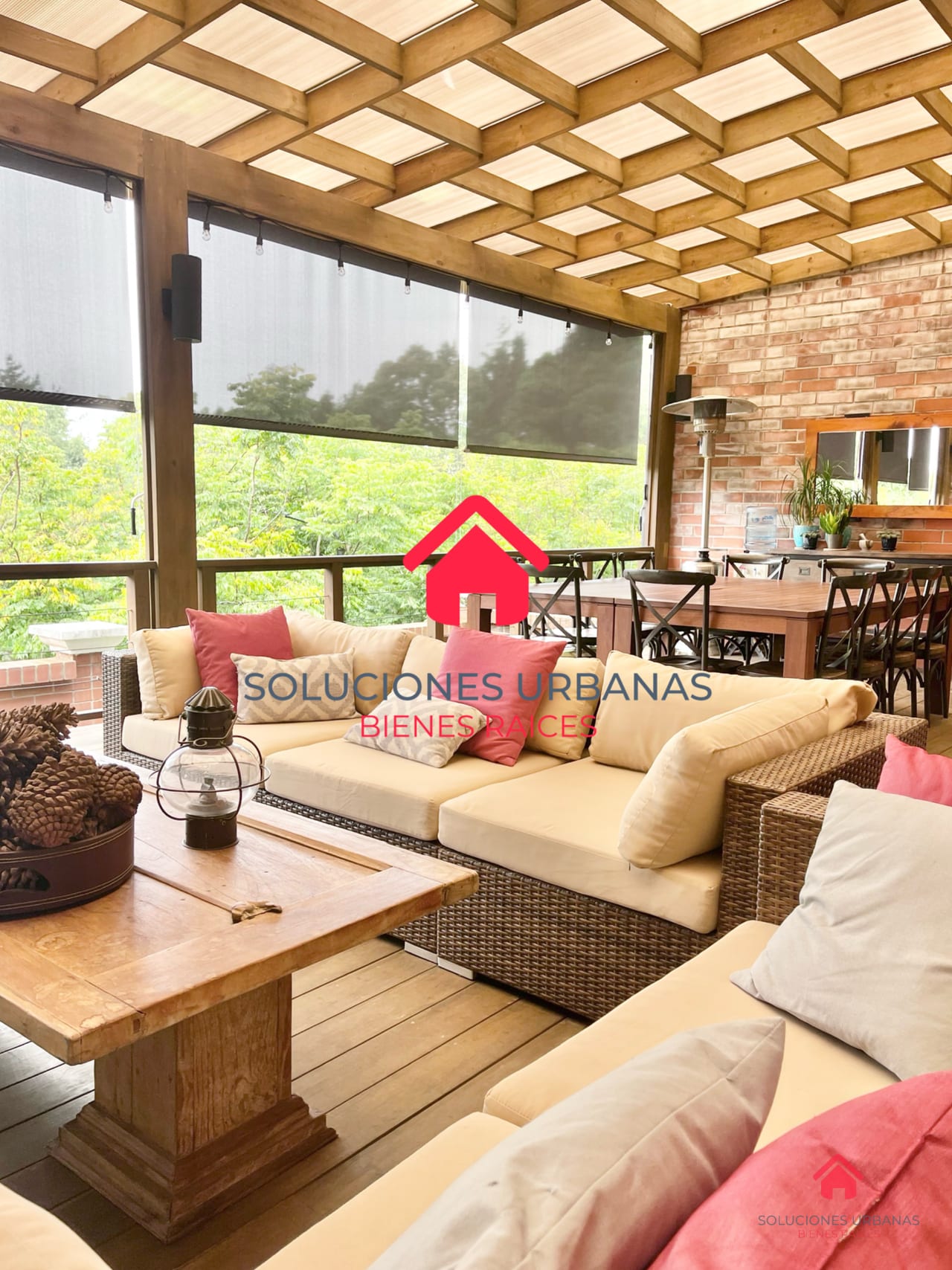 Linda Casa Carretera a Fraijanes con Pérgola Grande — Casa en Venta en Carretera a El Salvador, Guatemala, Ciudad — foto 1 de 9