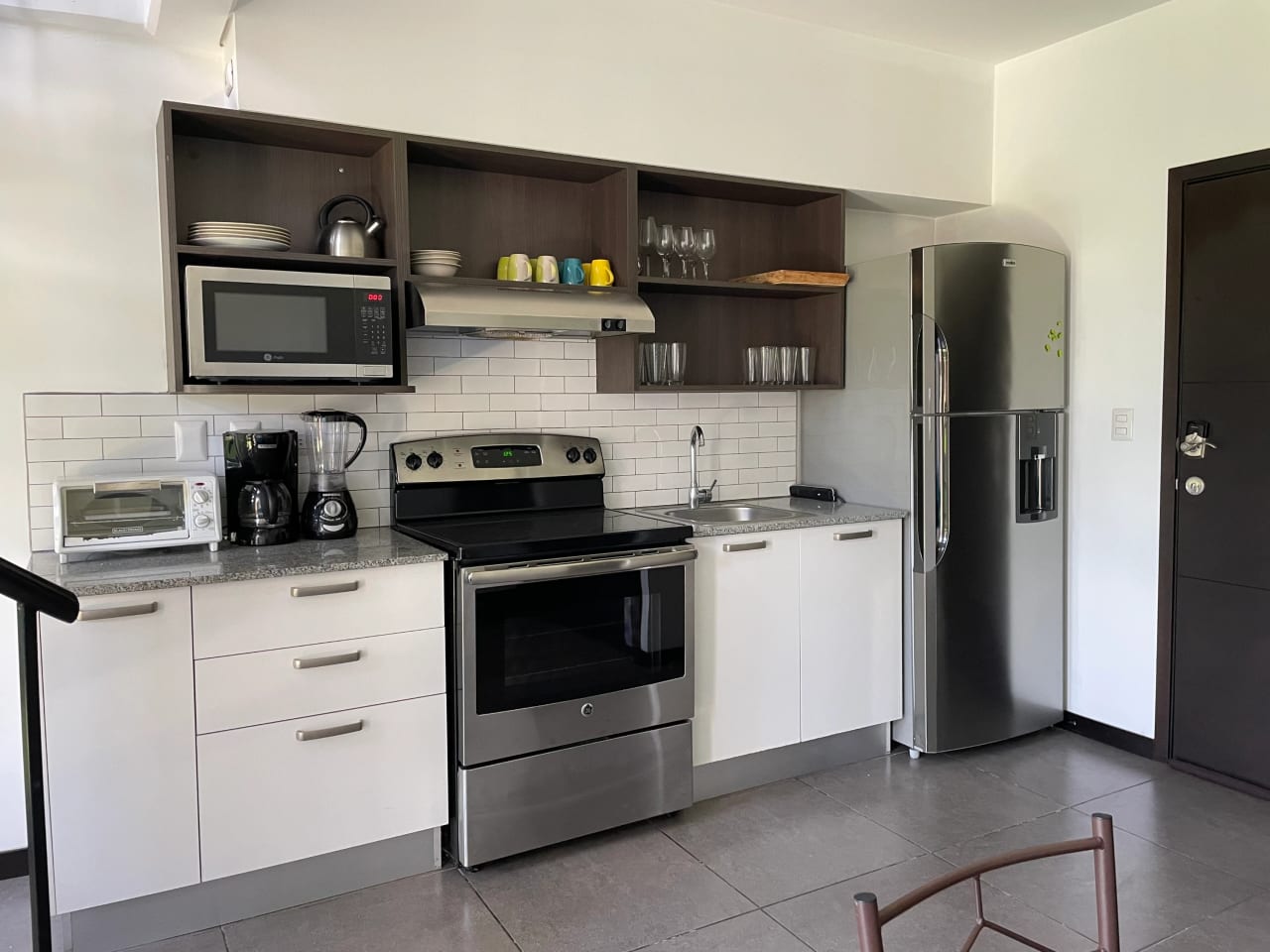 Lindo Apartamento Amueblado con Jardin — Apartamento en Alquiler en Ciudad Vieja, Zona 10, Guatemala, Ciudad — foto 6 de 14