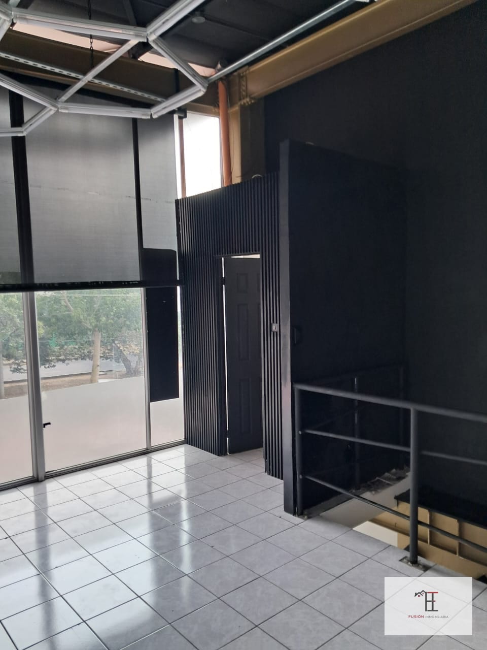 Rento local para oficina en excelente punto comercial, zona 15 sobre Bulevard Vista Hermosa — Oficina en Alquiler en Zona 15, Guatemala, Ciudad — foto 3 de 5