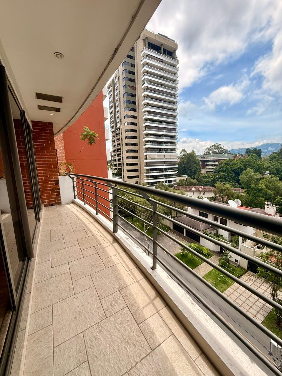 Apartamento en Renta Zona 14 — Apartamento en Alquiler en Zona 14, Guatemala, Ciudad — foto 4 de 17