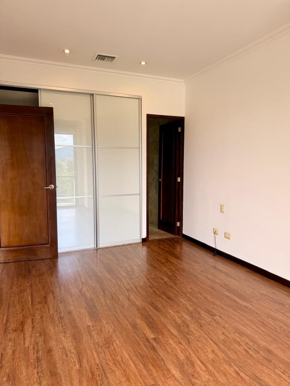 Apartamento en Renta Zona 14 — Apartamento en Alquiler en Zona 14, Guatemala, Ciudad — foto 11 de 17