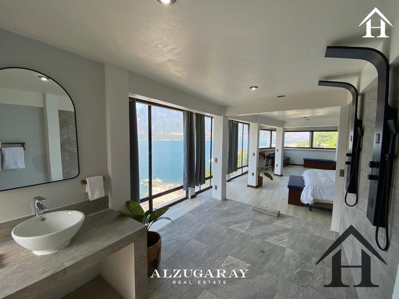 Hotel con vista al lago de Atitlan — Casa vacacional en Venta en San Pedro La Laguna, Sololá — foto 1 de 9