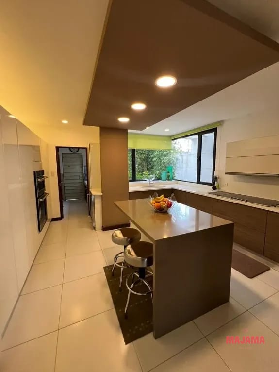 Casa Amplia con Piscina en Venta, en Zona 15 - Codigo 02_CV22 — Casa en Venta en Zona 15, Guatemala, Ciudad — foto 4 de 12
