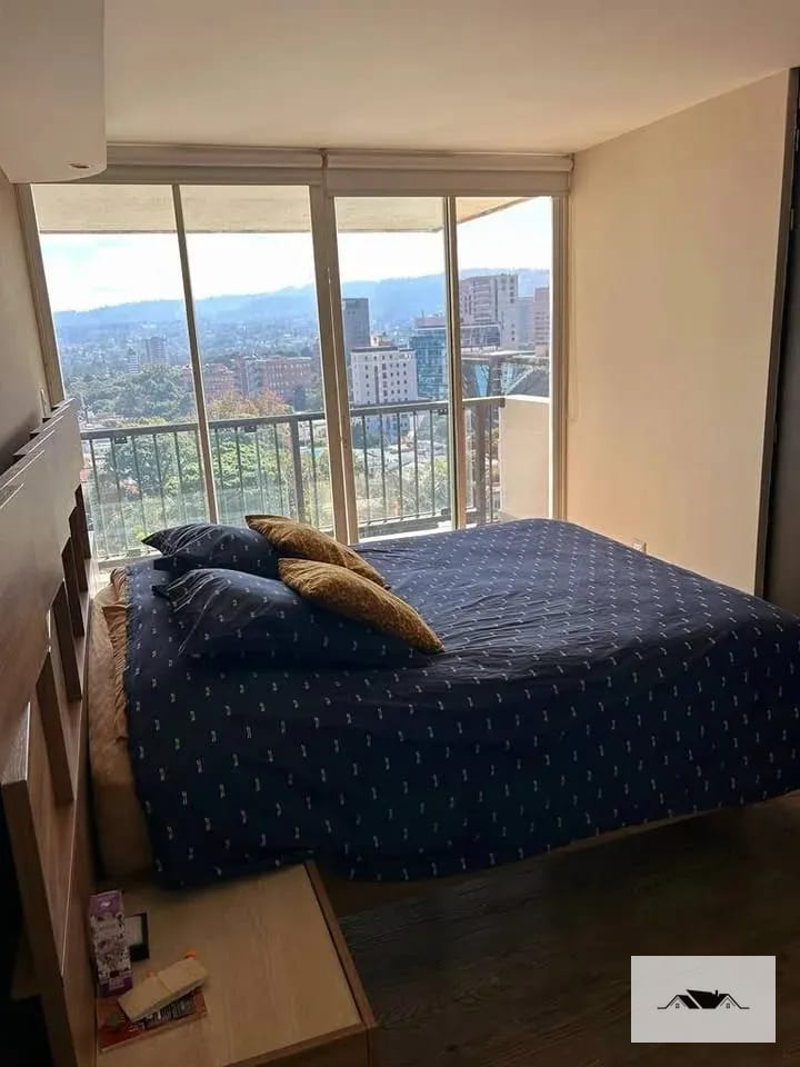 En Renta o Venta Amplio Apartamento Remodelado Zona 10 — Apartamento en Alquiler en Ciudad Vieja, Zona 10, Guatemala, Ciudad — foto 3 de 16