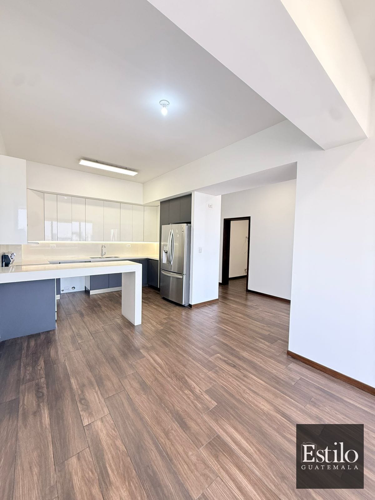 Precioso Apartamento Con Dorm De Servicio Z.10 — Apartamento en Venta en Casa Acueducto, Zona 10, Guatemala, Ciudad — foto 5 de 17