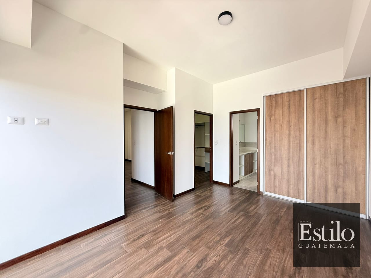 Precioso Apartamento Con Dorm De Servicio Z.10 — Apartamento en Venta en Casa Acueducto, Zona 10, Guatemala, Ciudad — foto 11 de 17