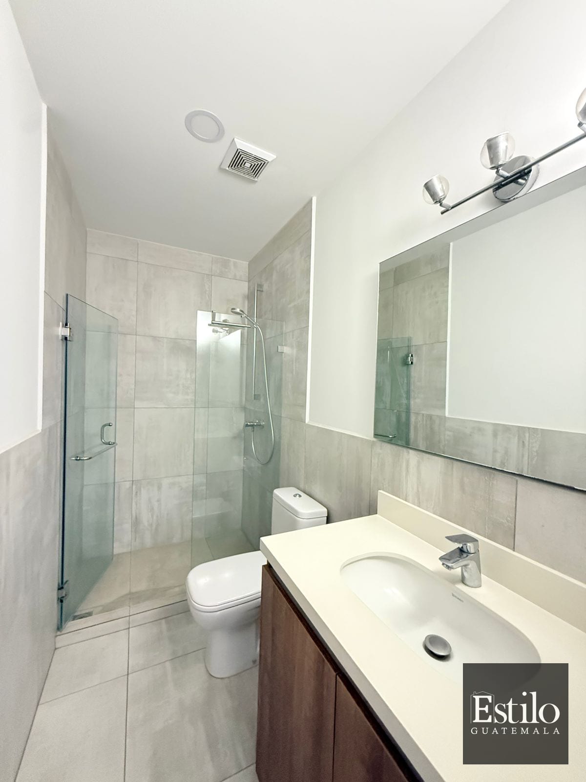 Precioso Apartamento Con Dorm De Servicio Z.10 — Apartamento en Venta en Casa Acueducto, Zona 10, Guatemala, Ciudad — foto 16 de 17